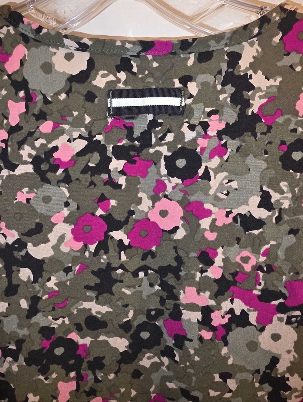 Women's Koi V-Neck Scrub Top - Olive & Pink Floral Camo - Picture 4 of 4